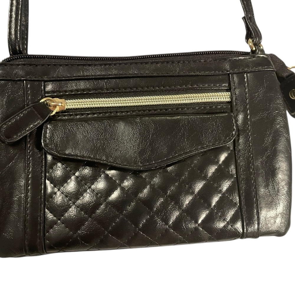 Elegant Black Quilted Crossbody Bag - Picture 4 of 5